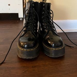 Platform dock martins